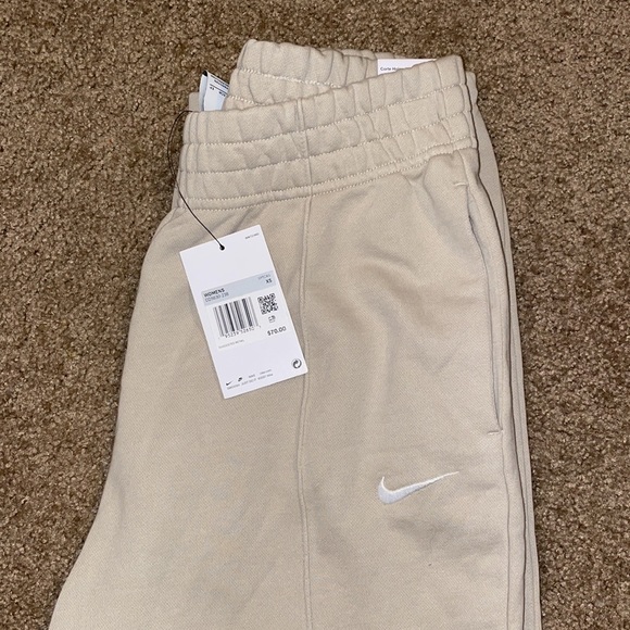 Nike High Rise Sweats - Picture 4 of 5